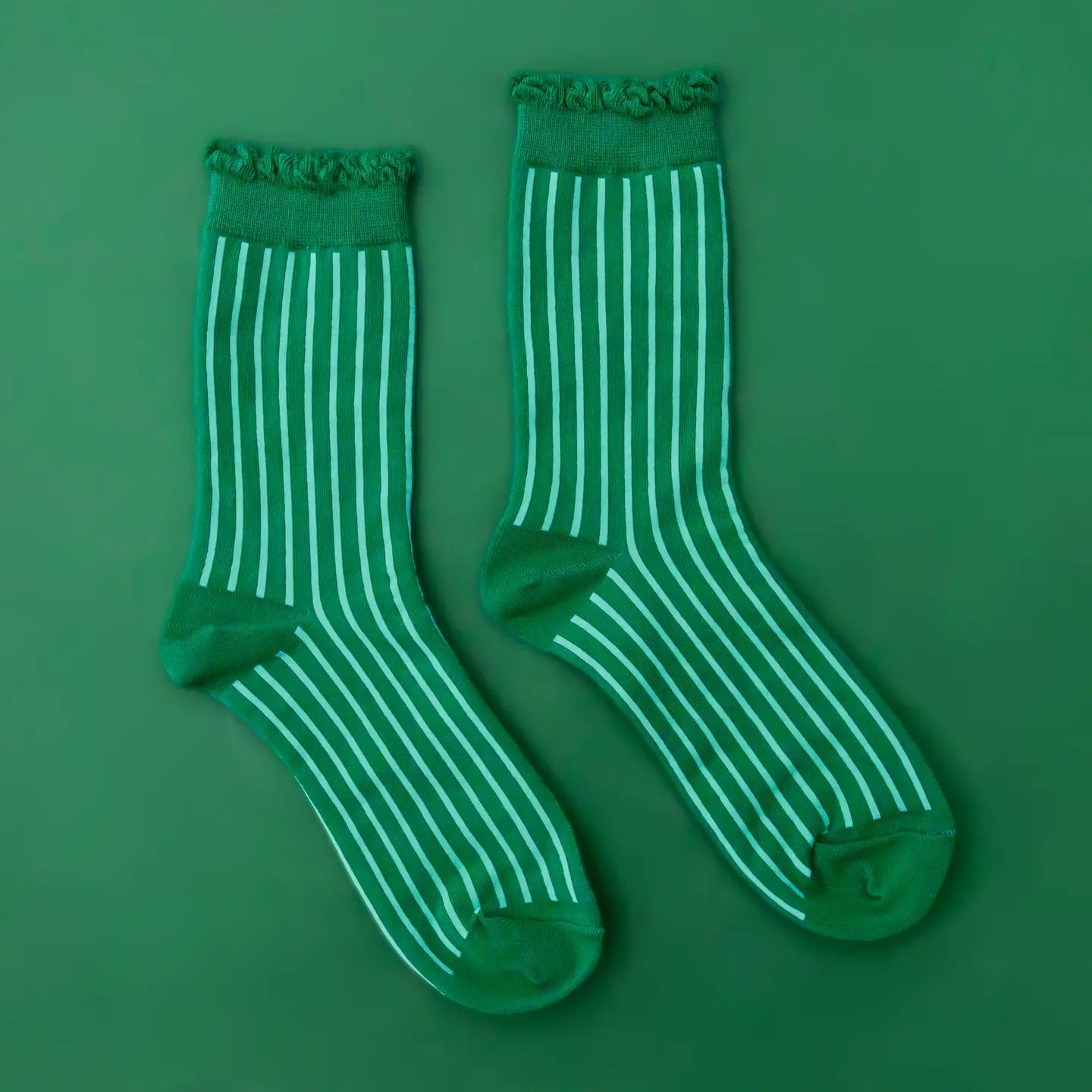 STRIPED RUFFLE CREW SOCKS