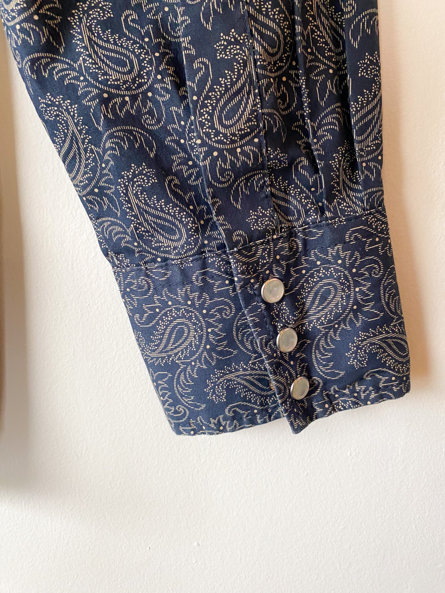 WRANGLER PAISLEY PEARL SNAP BUTTON DOWN SHIRT