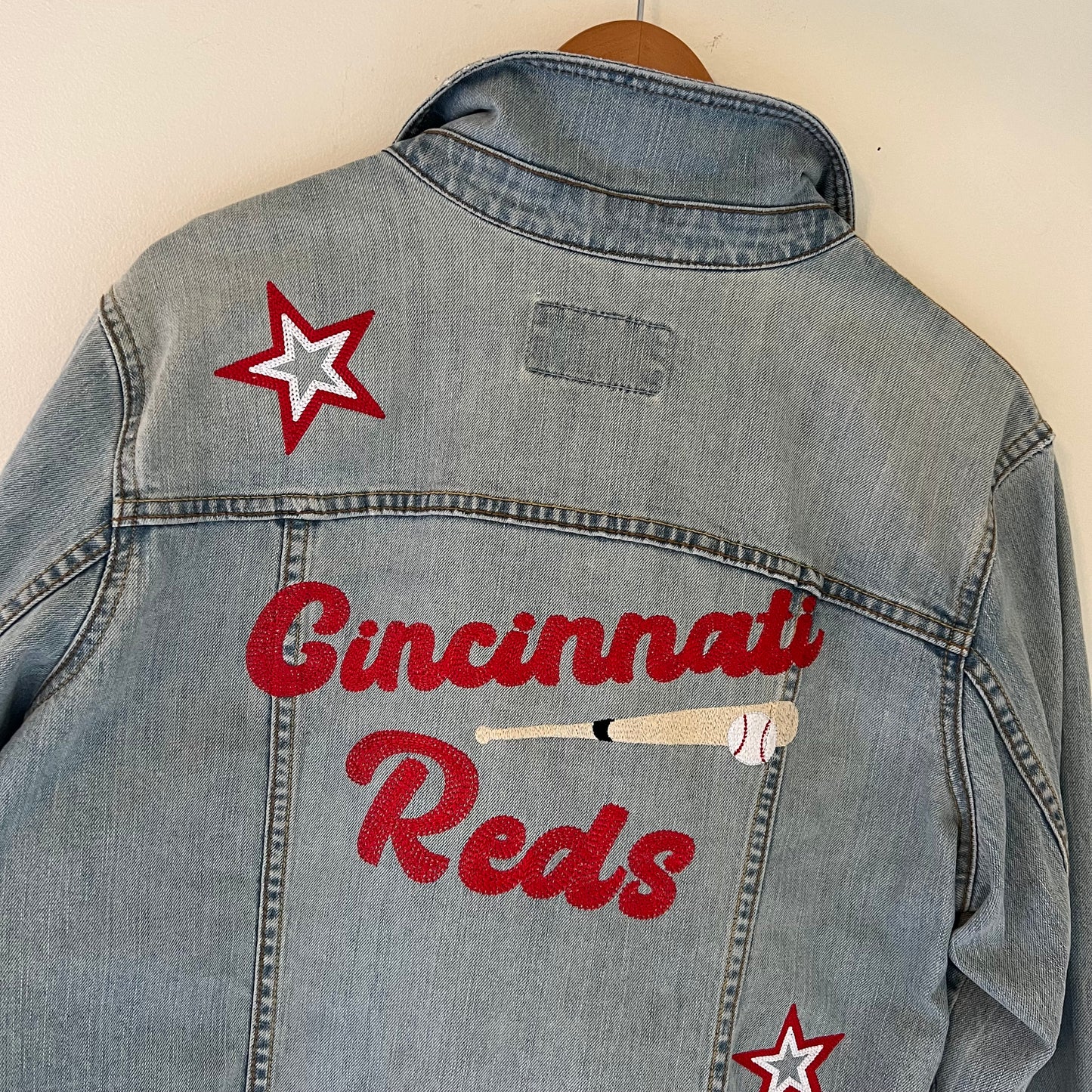 TOLD YA SEW "CINCINNATI REDS" EMBROIDERED DENIM JACKET