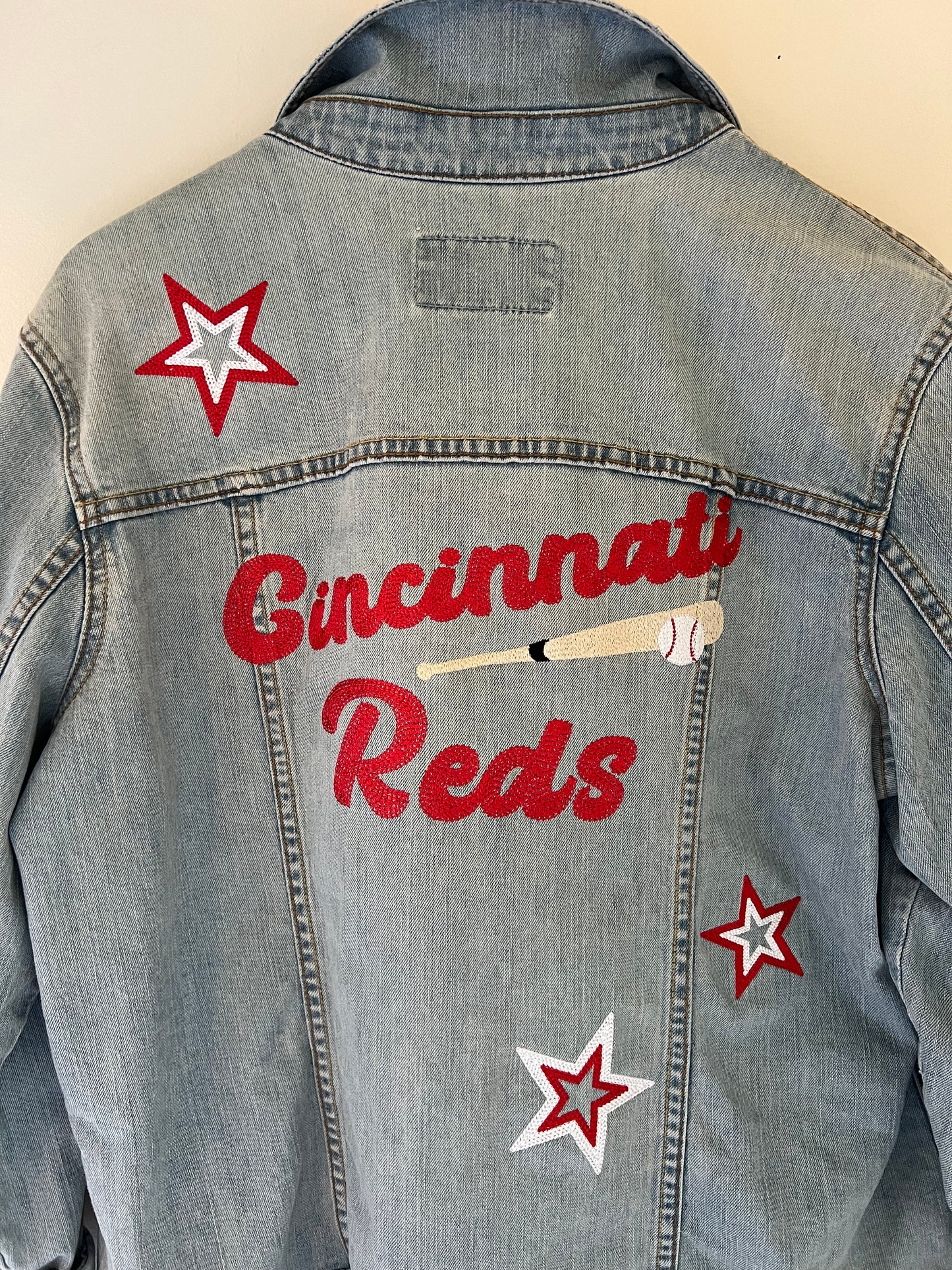 TOLD YA SEW "CINCINNATI REDS" EMBROIDERED DENIM JACKET