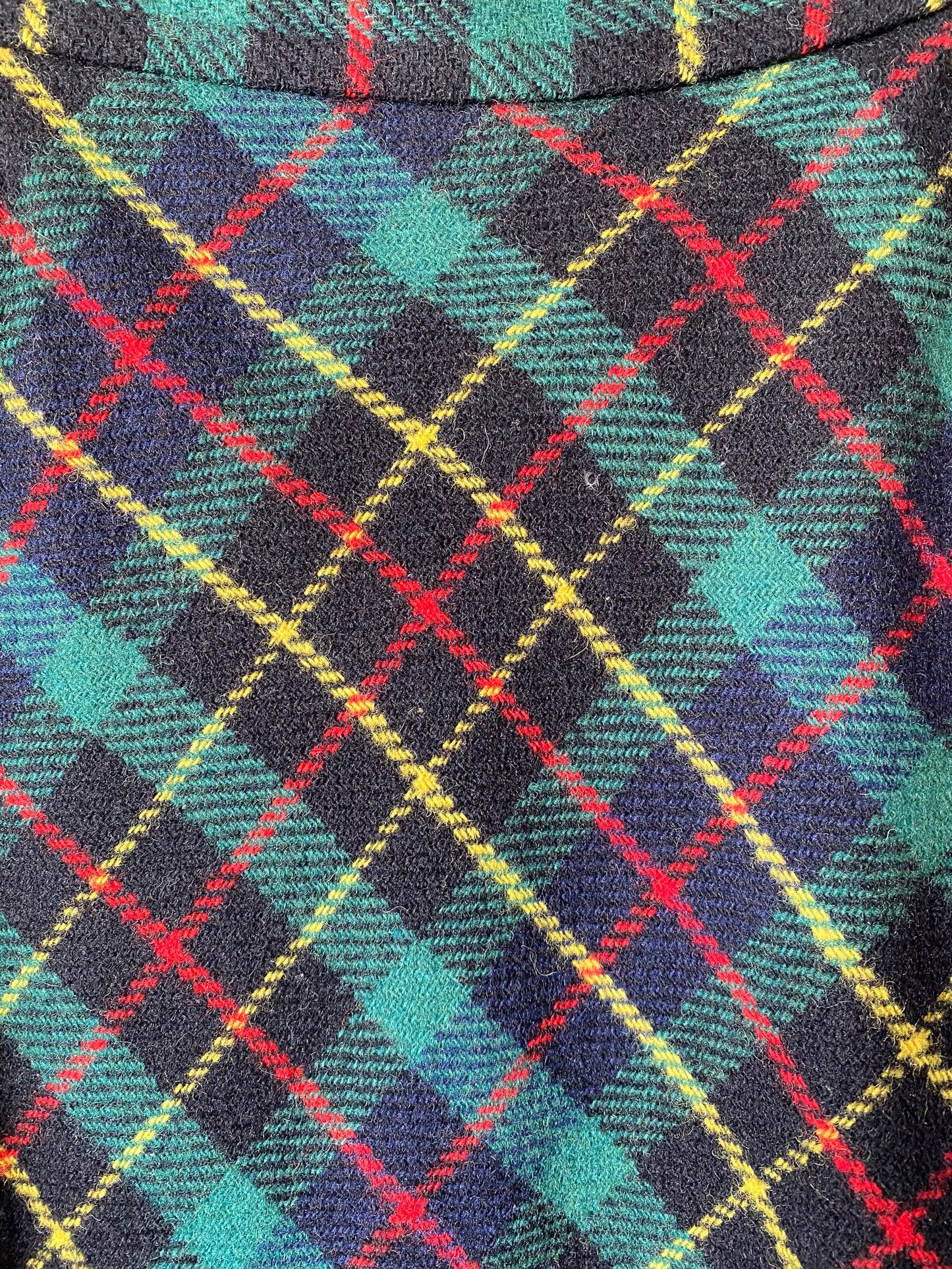 VINTAGE POINT OF VIEW TARTAN PLAID WOOL CIRCLE SKIRT