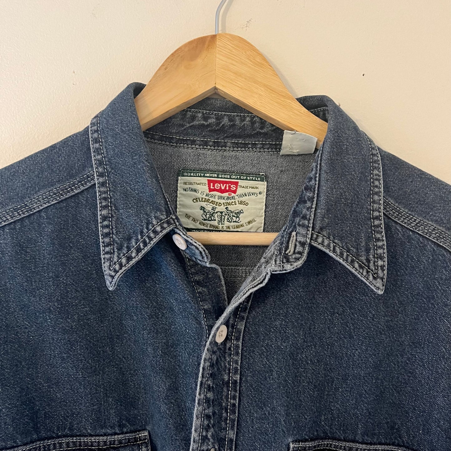 VINTAGE LEVI'S DENIM MENS SHIRT