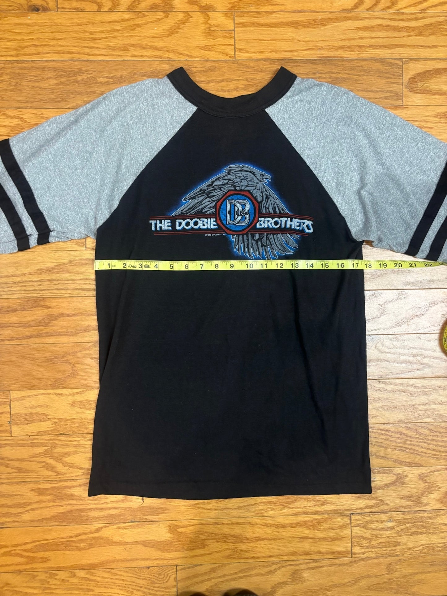 DOOBIE BROTHERS DEADSTOCK 1982 FAREWELL TOUR RAGLAN