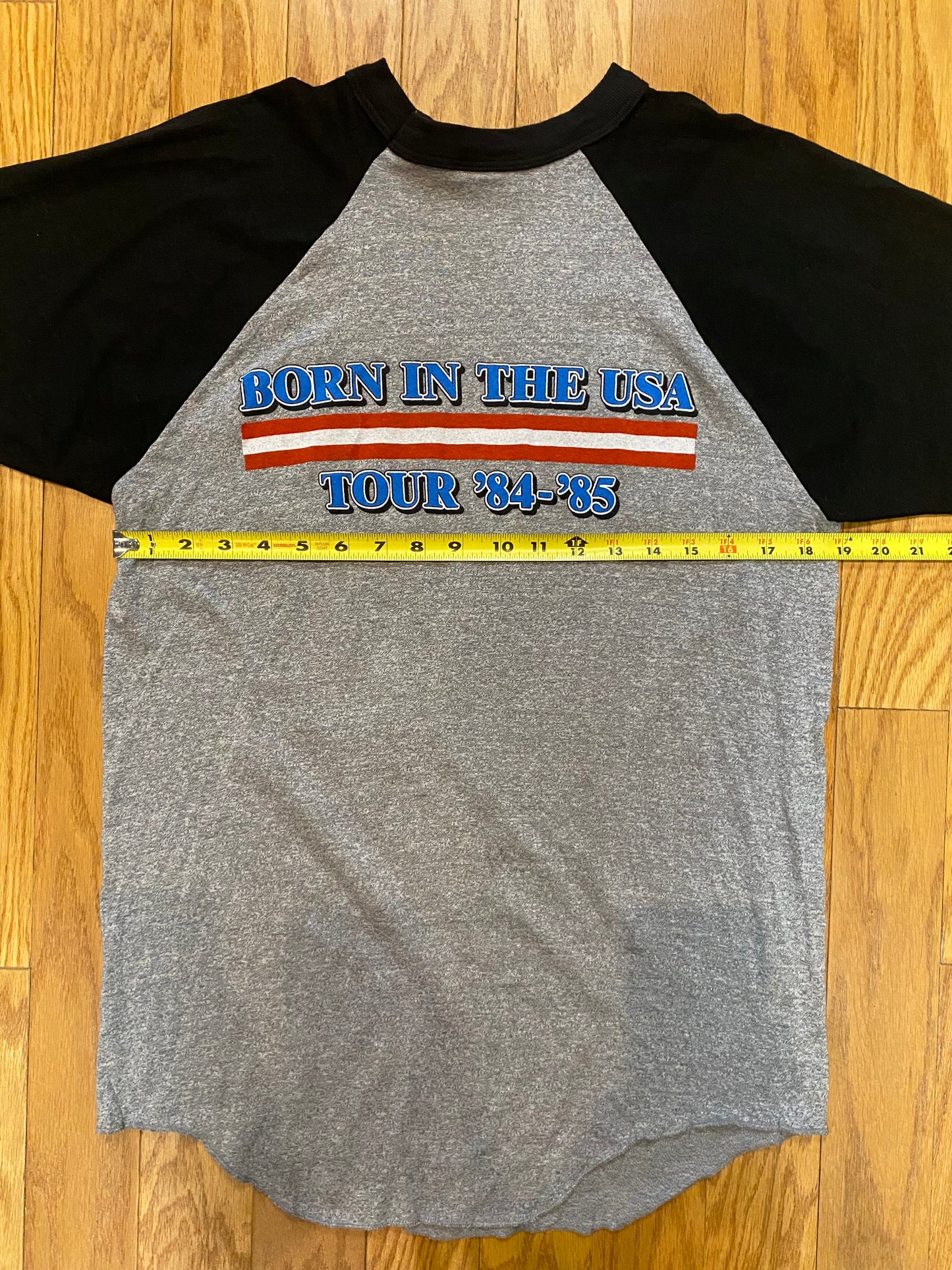 BRUCE SPRINGSTEEN DEADSTOCK VINTAGE BORN IN THE USA 1984/85 TOUR RAGLAN (1 of 2)