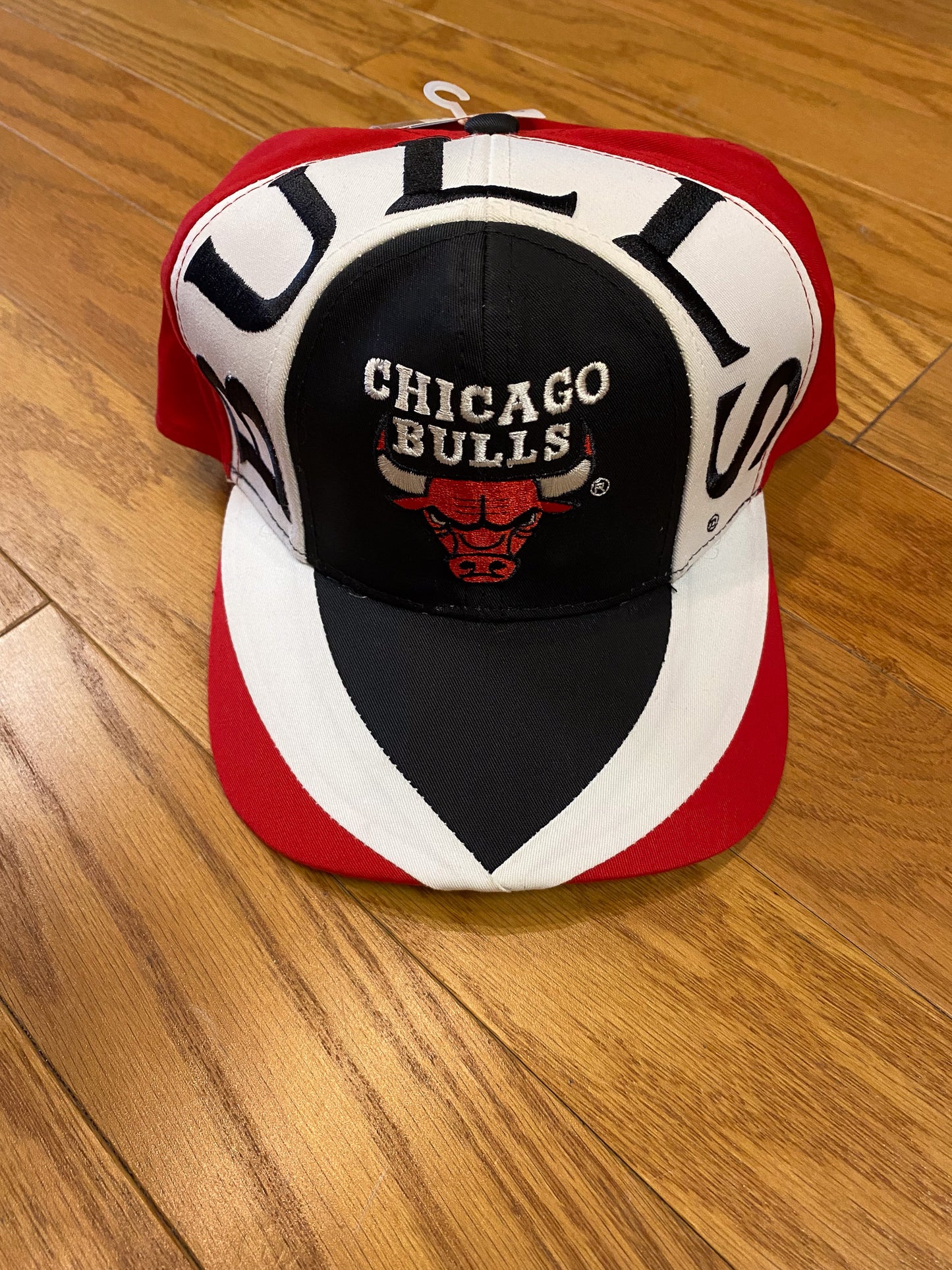 CHICAGO BULLS RARE VINTAGE DEADSTOCK OFFICIAL NBA TWILL SNAPBACK HAT