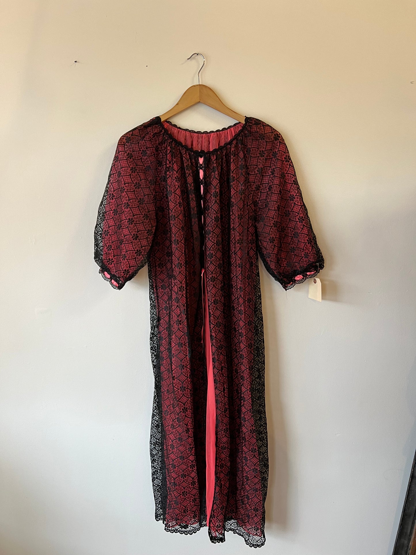 VINTAGE 1960'S LACE  ROBE